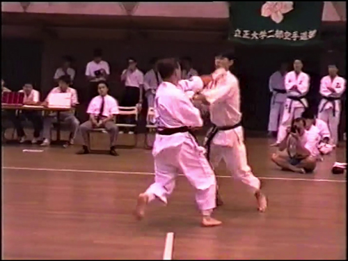 Sen-no-sen in Wadō-Ryū — entering at the instant an opponent begins to attack